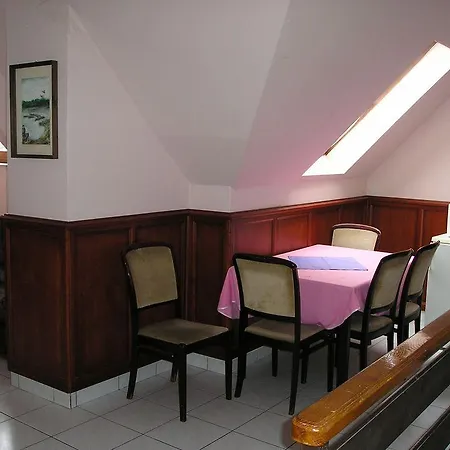 Bed & Breakfast Domino Panzio 2*