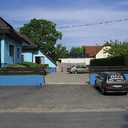 Domino Panzio 2*